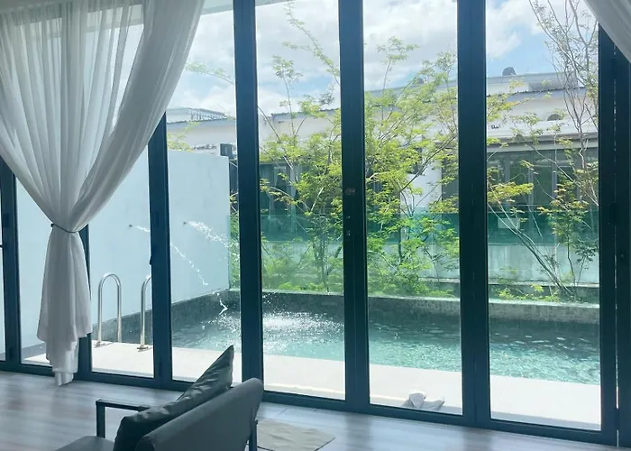 Luxury, Affordable And Spacious Private Villa With Swimming Pool & Jacuzzi For 20 Plus Ppl Cyberjaya