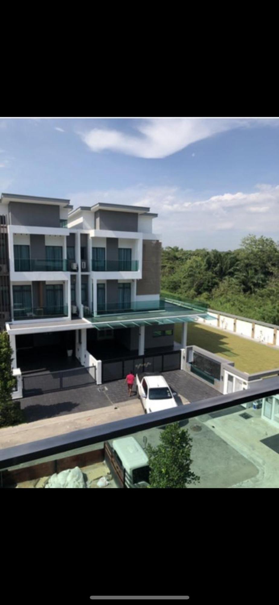 Luxury, Affordable And Spacious Private With Swimming Pool & Jacuzzi For 20 Ppl Holiday home Cyberjaya