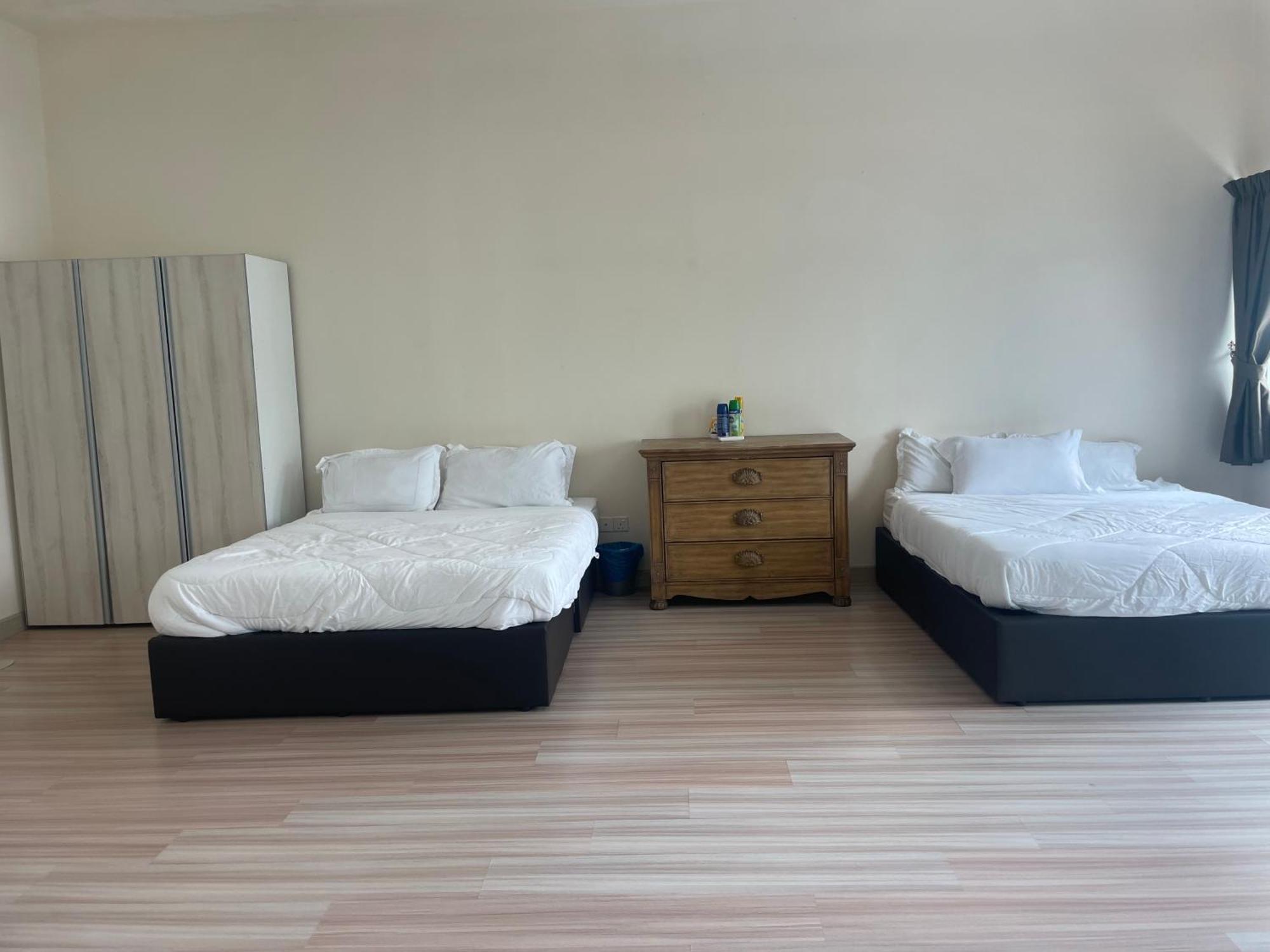 Luxury, Affordable And Spacious Private With Swimming Pool & Jacuzzi For 20 Ppl Holiday home *