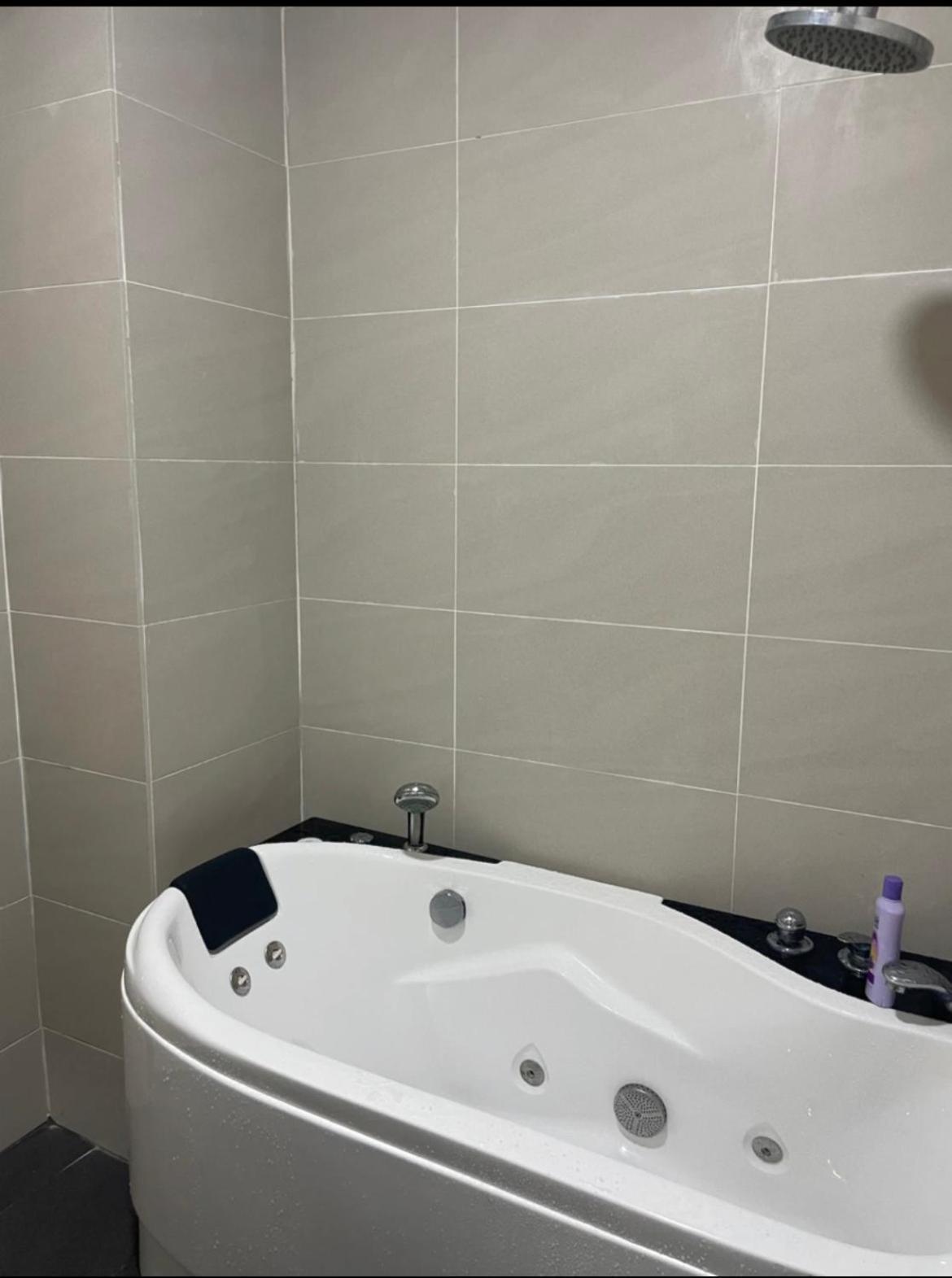 Holiday home Luxury, Affordable And Spacious Private With Swimming Pool & Jacuzzi For 20 Ppl Cyberjaya