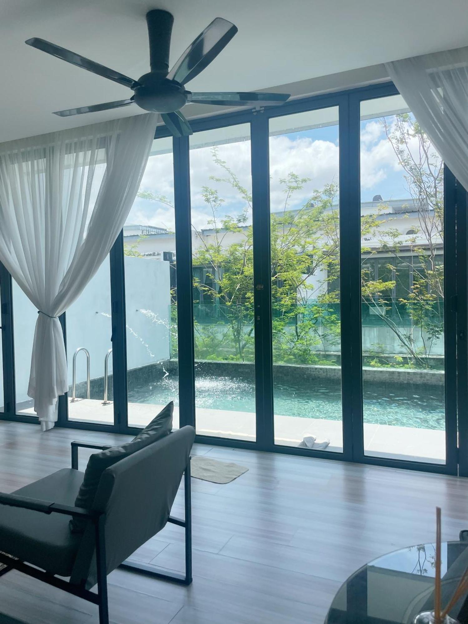 Luxury, Affordable And Spacious Private With Swimming Pool & Jacuzzi For 20 Ppl Holiday home Cyberjaya